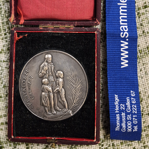 Pestalozzi Medaille in orig. Etui 1895